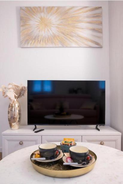 Lora Rose Suite ,Free Parking, Self Check In,2 Como Exterior foto